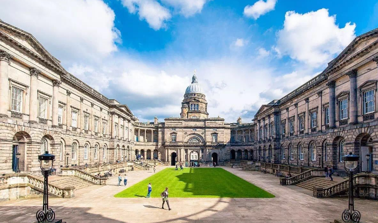 工作经验:2019年爱丁堡大学商学院的录取标准插图